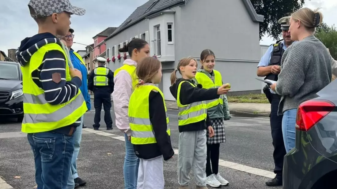POL-DN: Langsam fahren, sonst gibt's Saures - Bild: presseportal.de