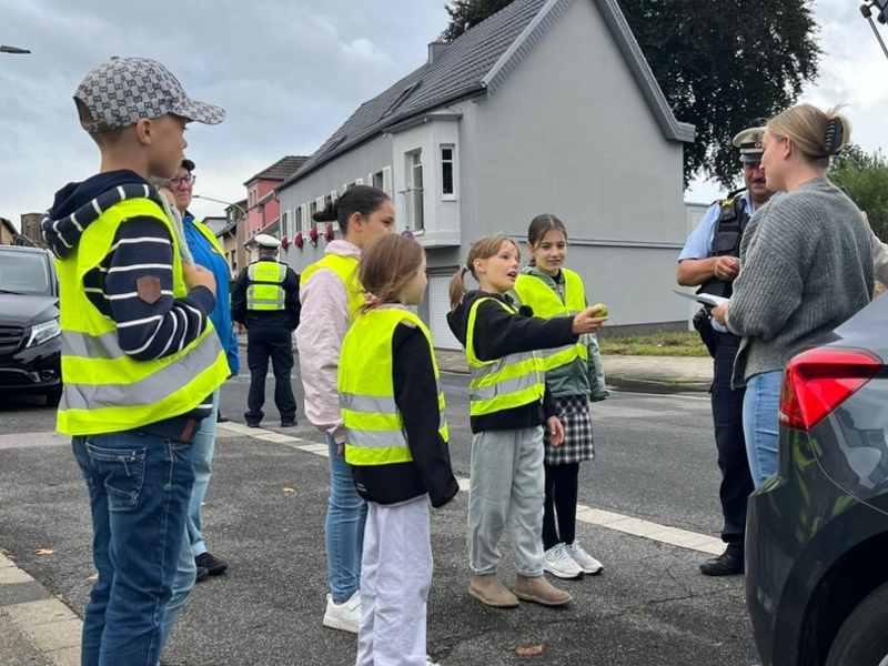 POL-DN: Langsam fahren, sonst gibt's Saures - Foto: presseportal.de
