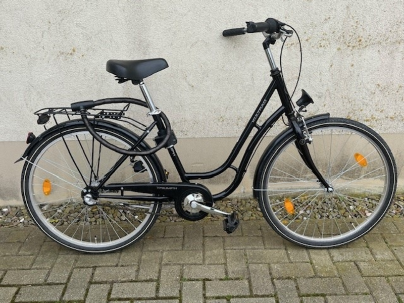 POL-HK: Essel: Eigentümer zu Fahrrädern gesucht (Fotos); Bispingen: Zu schnell, ohne Führerschein und unter Drogen; Hodenhagen: Kontrolle über das Auto verloren; Munster: Radfahrerin übersehen - Foto: presseportal.de