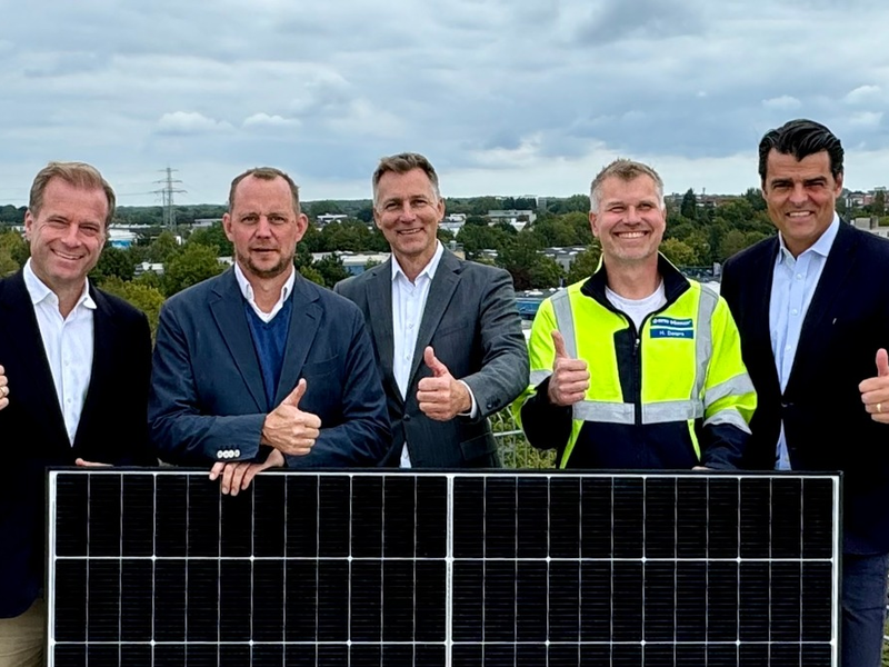 OTTO DÖRNER errichtet eine der größten PV Anlagen der Abfallwirtschaft / Ein wegweisendes Projekt für Klimaschutz und Energieeffizienz - Foto: presseportal.de