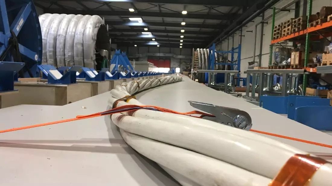 Zusammen mit Materialexperten sind am Cern für die Energieversorgung Supraleiter entwickelt worden (Archivbild) - Bild: Christiane Oelrich/dpa