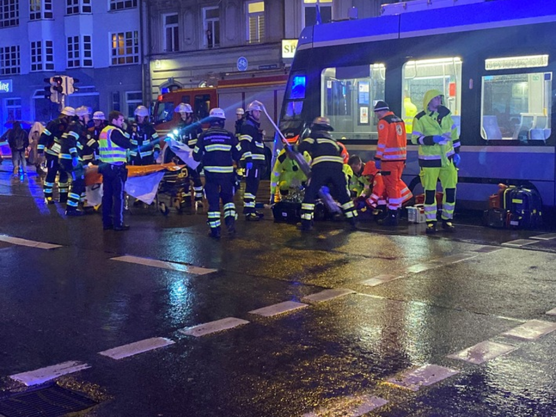 FW-M: Fußgänger von Trambahn erfasst (Schwanthaler Höhe) - Foto: presseportal.de