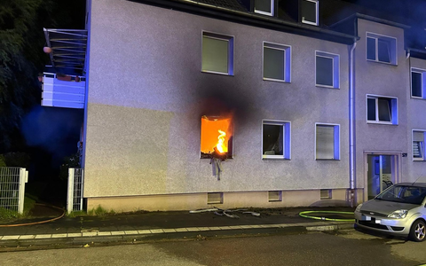 FW-E: Entstehungsbrand in Mehrfamilienhaus - Feuerwehr erneut im Einsatz - Foto: presseportal.de