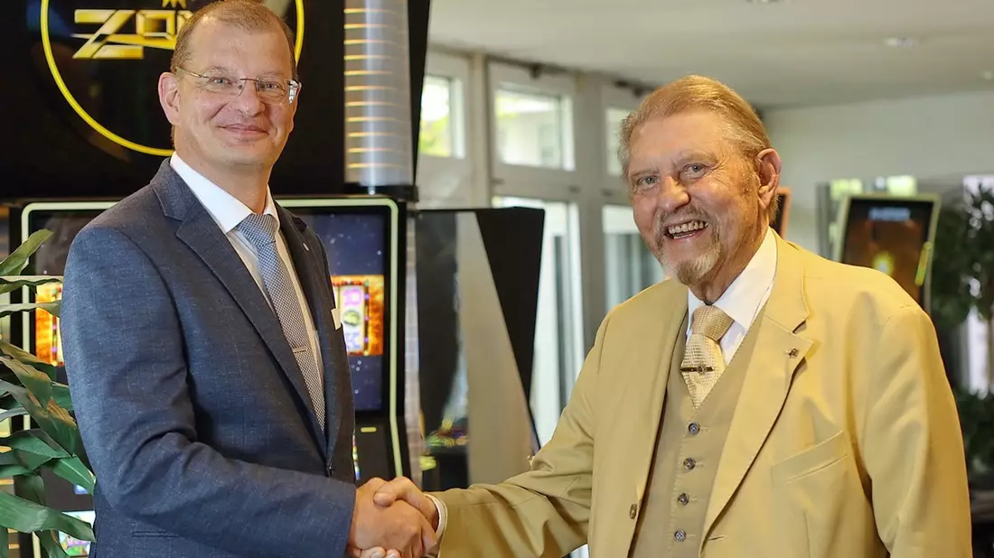 Generationswechsel bei der Merkur Group / Paul Gauselmann zieht sich aus Konzernspitze zurück - Michael Gauselmann übernimmt Vorsitz von Aufsichtsrat - Lars Felderhoff wird Vorstandssprecher - Bild: presseportal.de