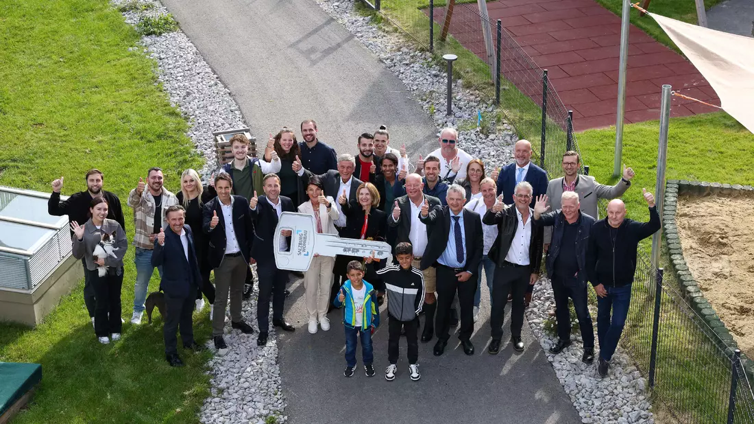 SWB-Projektu?bergabe in Seekirchen - Bild: Neumayr über pressetext.de