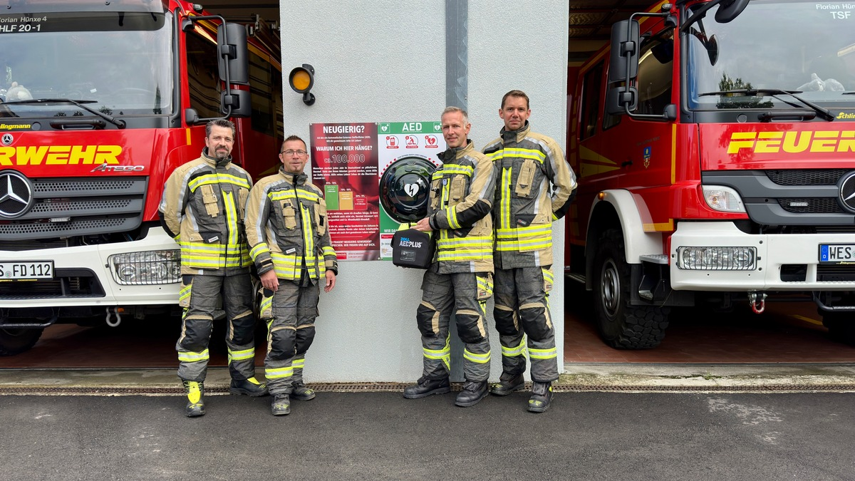 FW Hünxe: Öffentlich zugängliche Defibrillatoren gegen den plötzlichen Herztod - Foto: presseportal.de