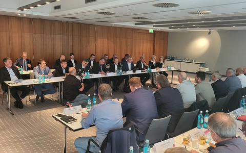 Beginn der Bundestarifverhandlungen Papier 2024 / Arbeitgeber fordern Schulterschluss der Sozialpartner - Foto: presseportal.de