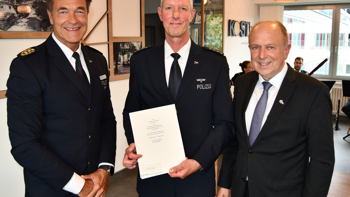 POL-PB: Leitender Polizeidirektor Ulrich Ettler verabschiedet sich in den Ruhestand - Foto: presseportal.de