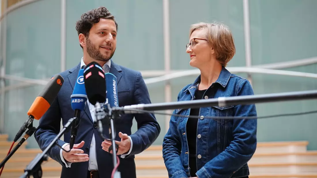 Die beiden Grünen-Politiker wollen Parteivorsitzende werden - Bild: Kay Nietfeld/dpa