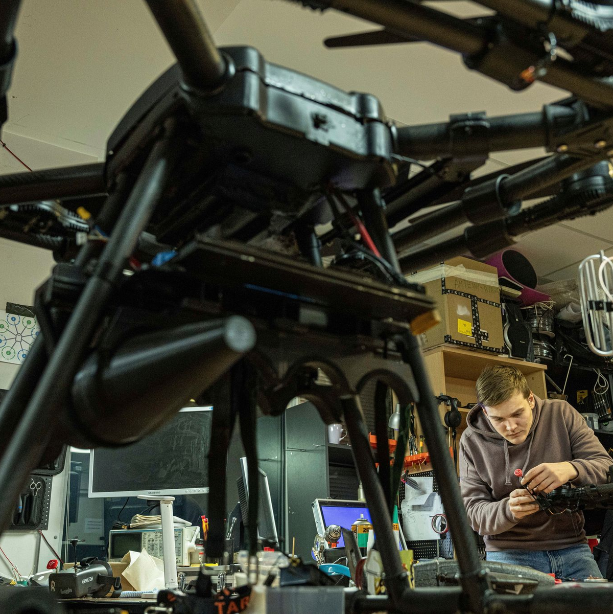 Kampfdrohnen gegen russischen Nachschub. (Archivbild) - Foto: Evgeniy Maloletka/AP/dpa