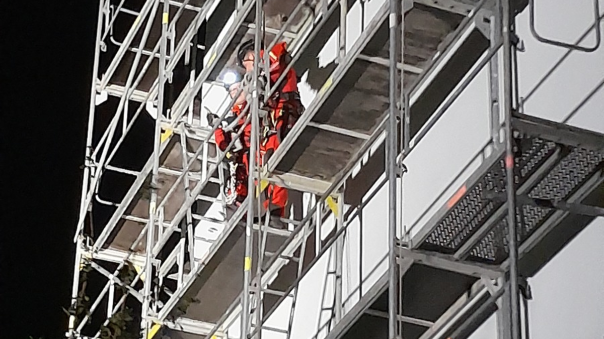 FW Bremerhaven: Sturmeinsatz im Stadtteil Lehe - Foto: presseportal.de