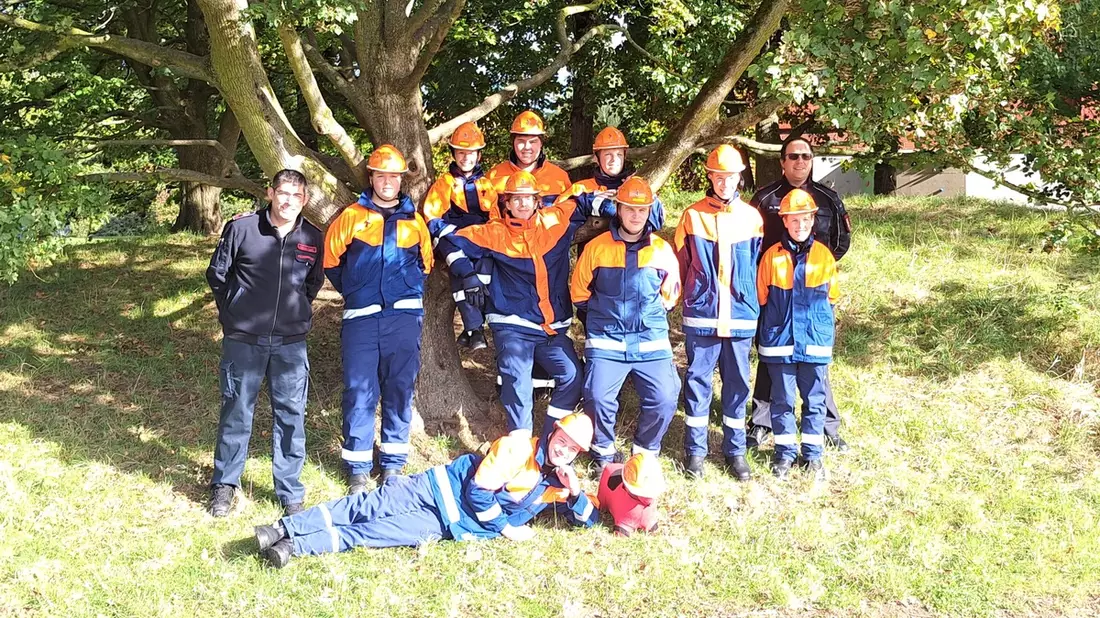 FW Wenden: Jugendfeuerwehr legt Leistungsspange ab - Bild: presseportal.de