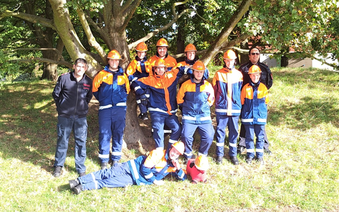 FW Wenden: Jugendfeuerwehr legt Leistungsspange ab - Foto: presseportal.de