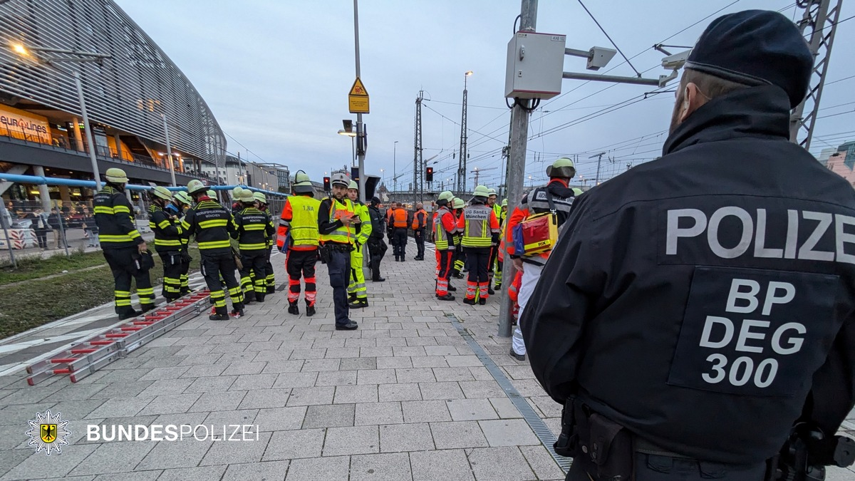 Bundespolizeidirektion München: Oberleitungsabriss führt zu Stammstreckensperrung im S-Bahnverkehr - Foto: presseportal.de