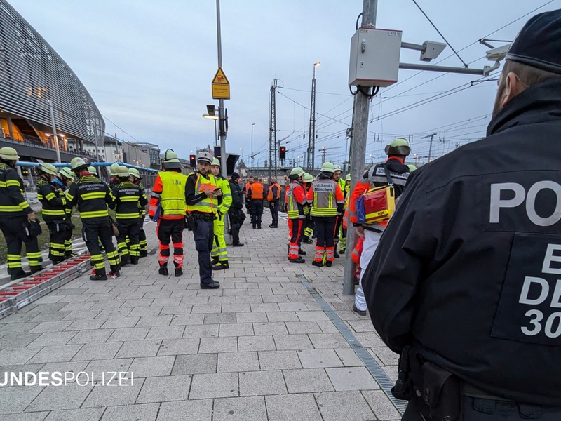 Bundespolizeidirektion München: Oberleitungsabriss führt zu Stammstreckensperrung im S-Bahnverkehr - Foto: presseportal.de