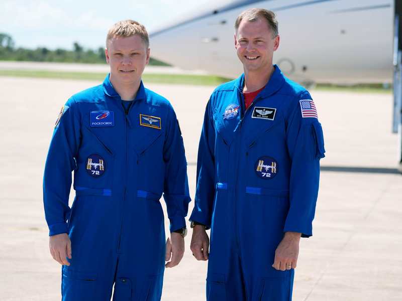 Sollen bis Anfang 2025 auf der ISS bleiben: Aleksandr Gorbunov (l) und Nick Hague. - Foto: John Raoux/AP