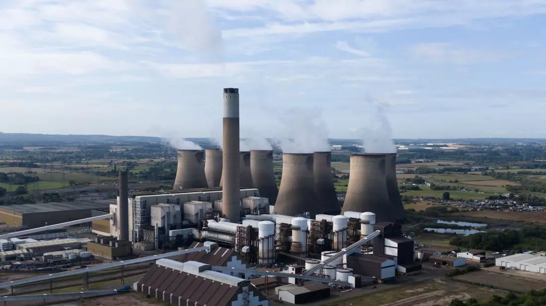Großbritanniens letztes Kohlekraftwerk in Ratcliffe-on-Soar südwestlich von Nottingham wird geschlossen. - Bild: Jacob King/PA Wire/dpa