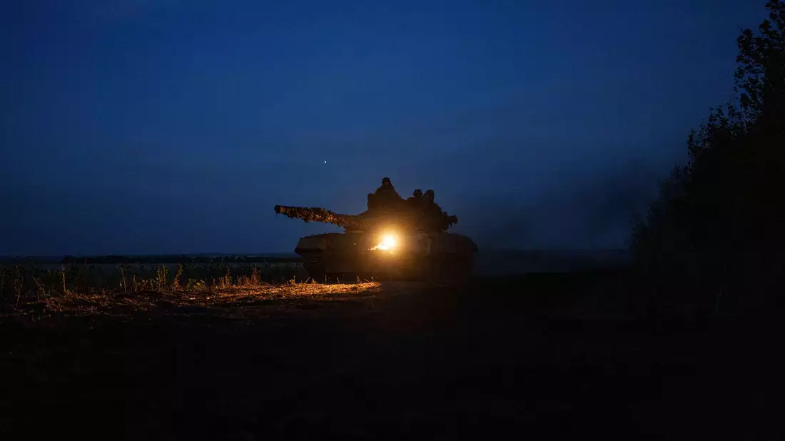 Schwere Kämpfe in der Ostukraine dauern an. (Archivbild) - Bild: Evgeniy Maloletka/AP