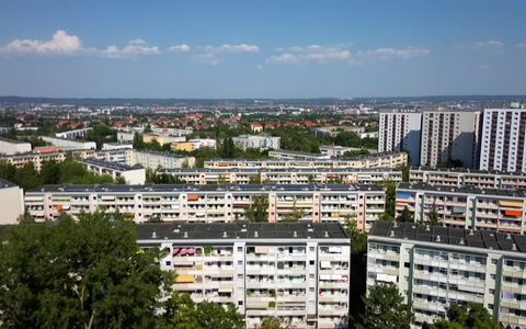 MDR-Reihe „exactly“ zum Thema: „AfD-Erfolg in der Platte in Dresden – arm wählt rechts?“ - Foto: presseportal.de