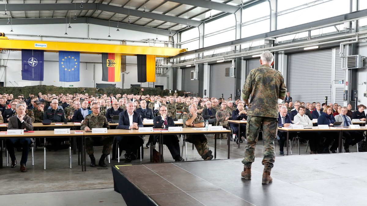 Neuntes Symposium zur Zivil-Militärischen Zusammenarbeit - Foto: presseportal.de