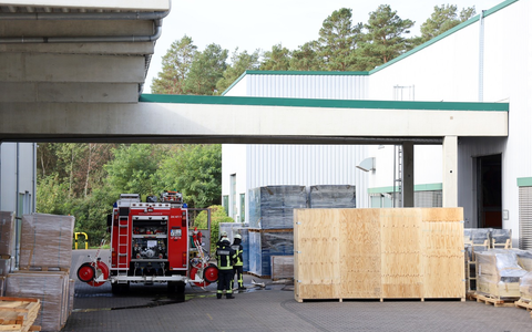 FW Hambühren: Brand in Maschinenbaubetrieb schnell unter Kontrolle / Mitarbeiter reagieren vorbildlich - Foto: presseportal.de