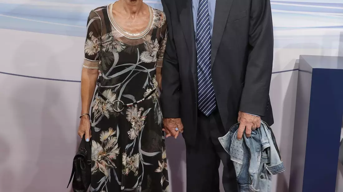 Zwegat, hier mit seiner Frau Liane Scholze, galt als Schuldnerberater der Nation. (Archivfoto) - Bild: picture alliance / Jörg Carstensen/dpa