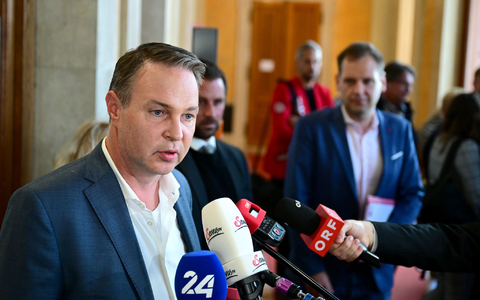 Die Sozialdemokraten verzeichneten bei den Parlamentswahlen eine historische Wahlschlappe.  - Foto: Roland Schlager/APA/dpa