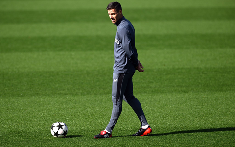 Weiß, wie man die Bayern ärgern kann: Leverkusens Abwehrchef Jonathan Tah. - Foto: Federico Gambarini/dpa