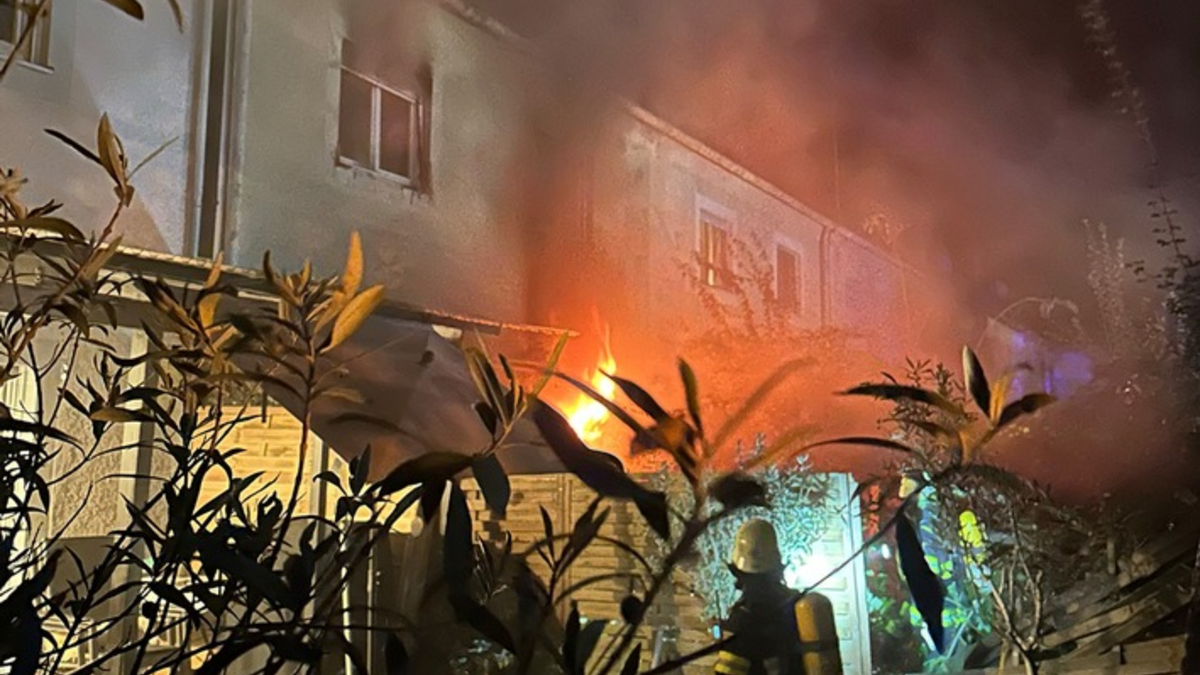 FW-M: Ausgedehnter Zimmerbrand (Harlaching) - Foto: presseportal.de