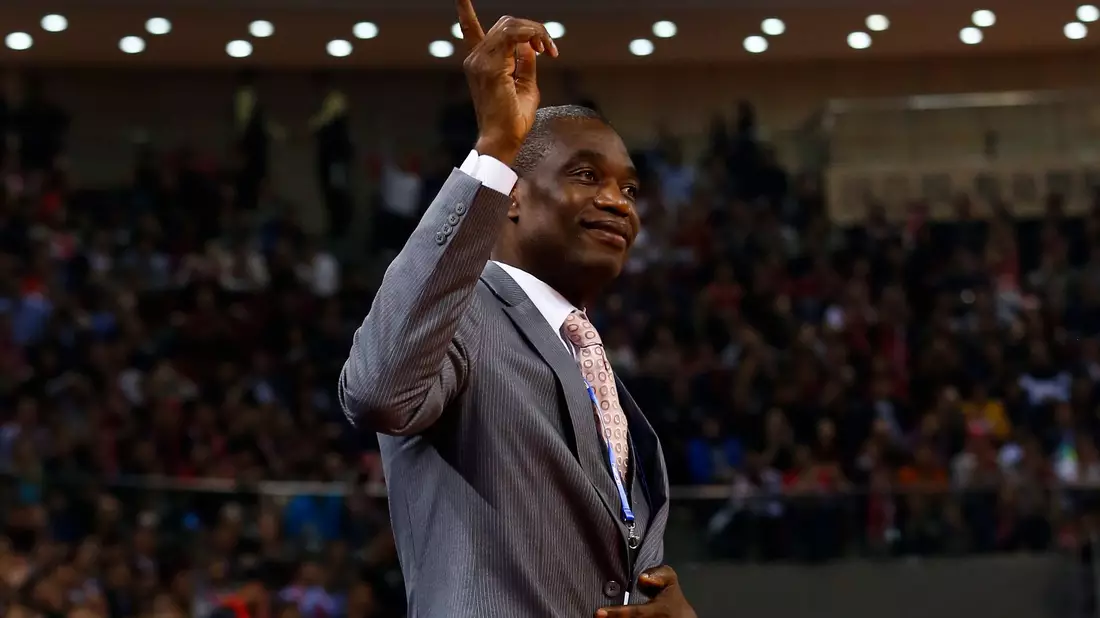 Es war die typische Geste von Dikembe Mutombo nach einem Block: Nicht in meinem Haus. - Bild: picture alliance / dpa
