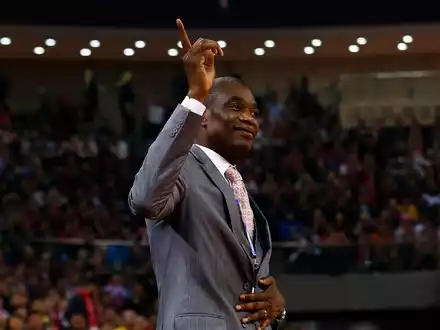 Es war die typische Geste von Dikembe Mutombo nach einem Block: Nicht in meinem Haus. - Foto: picture alliance / dpa