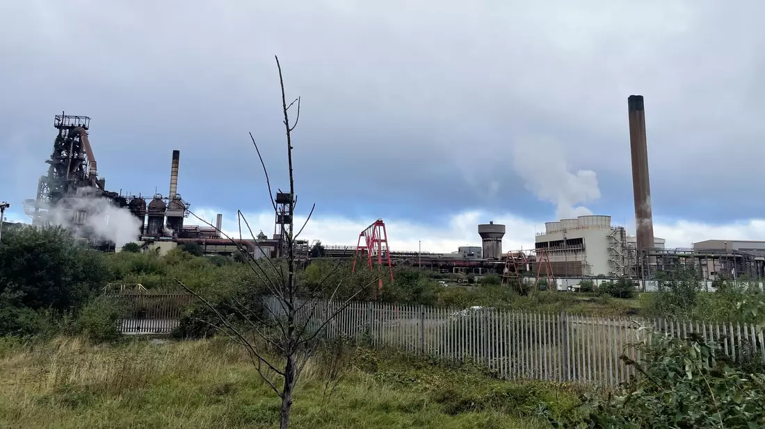 Ein weiteres Stück Industriegeschichte: Der letzte Hochofen der Stahlwerke im walisischen Port Talbot wird abgeschaltet. - Bild: George Thompson/PA Wire/dpa