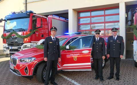 FW Stockach: Fahrzeugweihe der neuen Einsatzfahrzeuge der Feuerwehr Stockach - Foto: presseportal.de