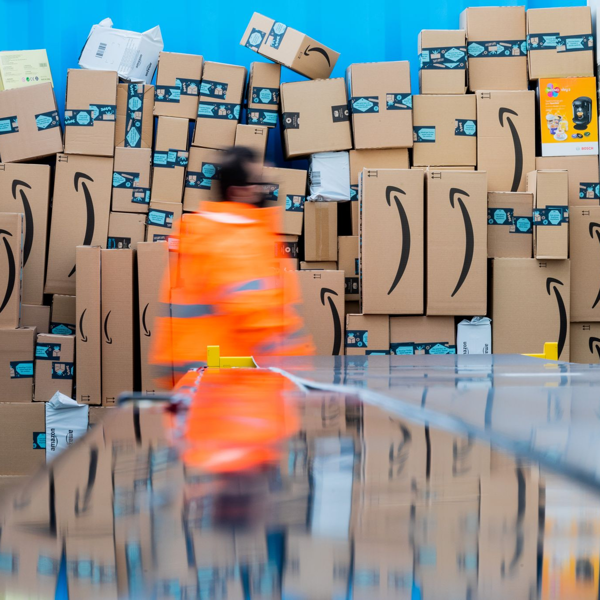 Amazon ist Marktführer beim Onlinehandel in Deutschland. (Archivbild) - Foto: Rolf Vennenbernd/dpa