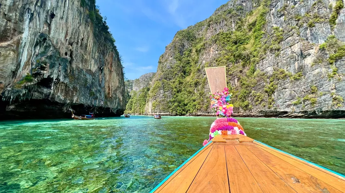 Auch die herrlichen Nachbarbuchten der Maya Bay werden regelmäßig geschlossen. (Archivbild) - Bild: Carola Frentzen/dpa