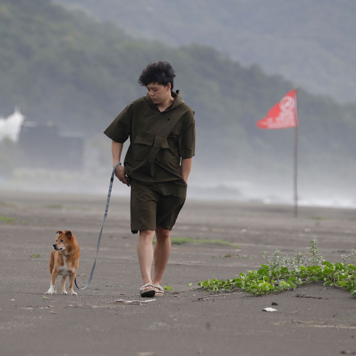 In Taiwan wird der Taifun an der Küste im Südwesten erwartet. - Foto: Chiang Ying-ying/AP/dpa