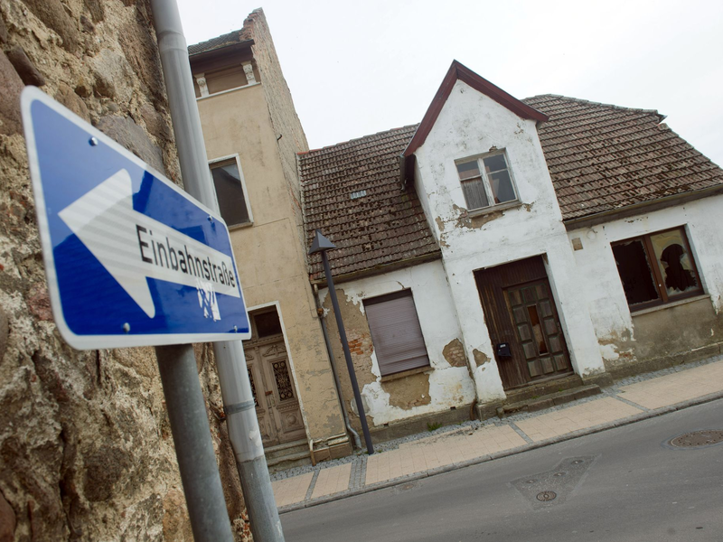 Noch immer wandern junge Menschen aus dem Osten ab - Foto: Stefan Sauer/dpa-Zentralbild/dpa