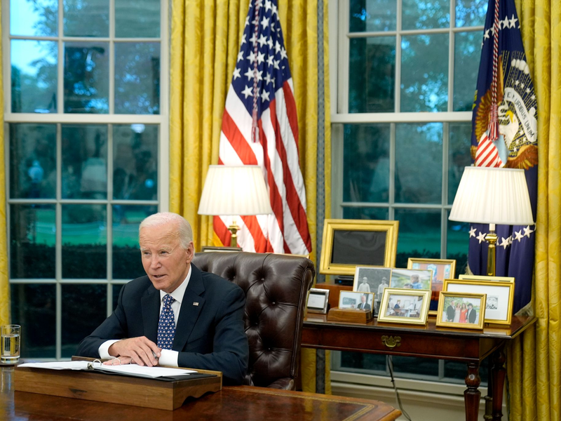 Präsident Biden will ins Katastrophengebiet reisen. - Foto: Mark Schiefelbein/AP/dpa