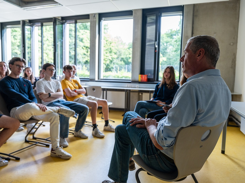 Nachrichten- und Informationskompetenz als Schlüsselqualifikation für Jugendliche - Bildungspolitik gefordert - Foto: presseportal.de