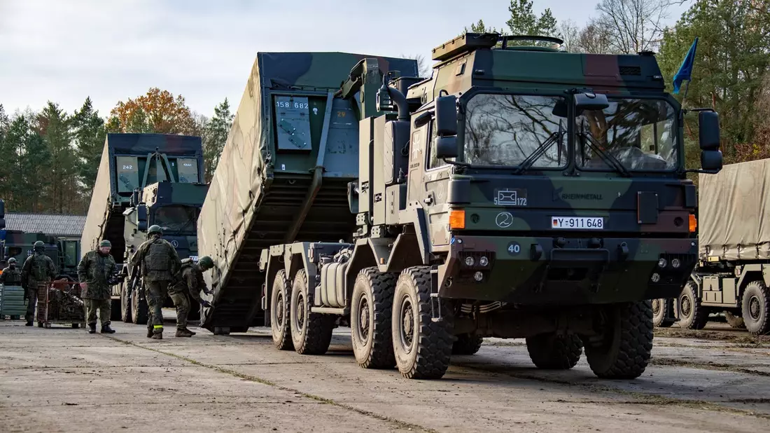 Zeitenwende in der Logistik: Mobile Logistiktruppen der Bundeswehr in neuer kriegstüchtiger Struktur / Logistikbataillone werden Regimentern unterstellt - Bild: presseportal.de