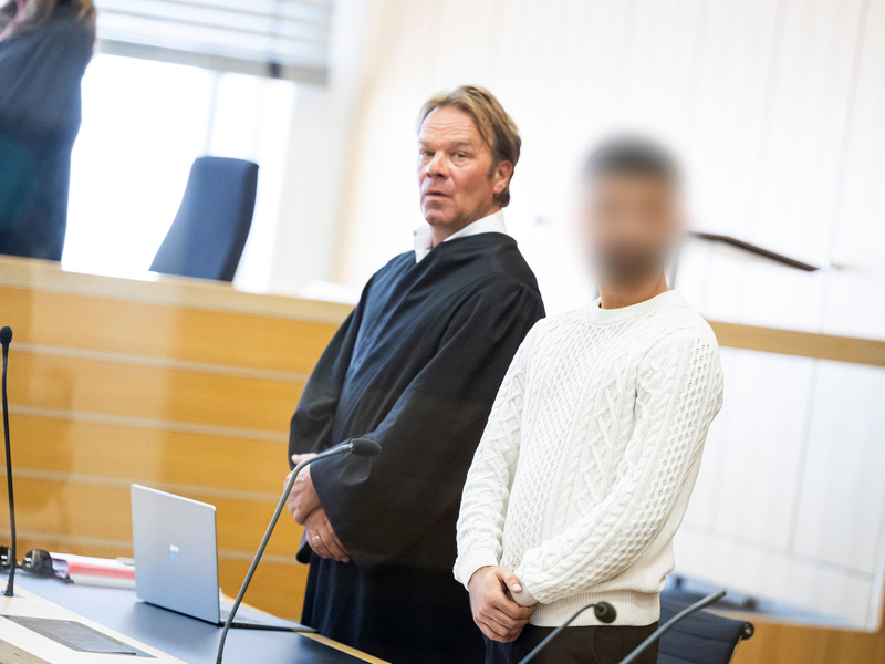Der angeklage Deutsch-Afghane muss für XX Jahre ins Gefängnis. (Archivbild) - Foto: Michael Matthey/dpa