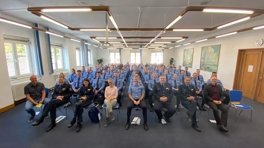 POL-PPRP: Begrüßung 56 neuer Polizistinnen und Polizisten im Polizeipräsidium Rheinpfalz - Bild: presseportal.de