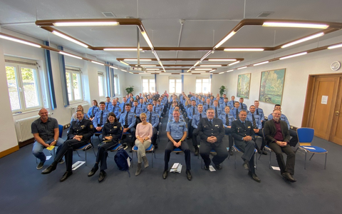 POL-PPRP: Begrüßung 56 neuer Polizistinnen und Polizisten im Polizeipräsidium Rheinpfalz - Foto: presseportal.de