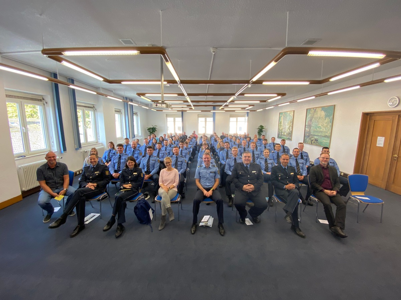 POL-PPRP: Begrüßung 56 neuer Polizistinnen und Polizisten im Polizeipräsidium Rheinpfalz - Foto: presseportal.de