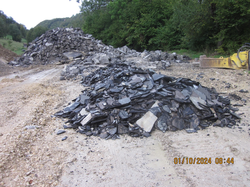 POL-UL: (GP) Wiesensteig - Teer-/ Asphaltgemisch illegal entsorgt / Bei Ermittlungen wegen einer Umweltstraftat bei Wiesensteig hofft die Polizei jetzt auf Zeugenhinweise. - Foto: presseportal.de