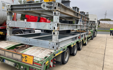 POL-LDK: Zu breit und zu lang ohne Genehmigung / Verkehrsdienst zieht Schwertransport aus dem Verkehr - Foto: presseportal.de