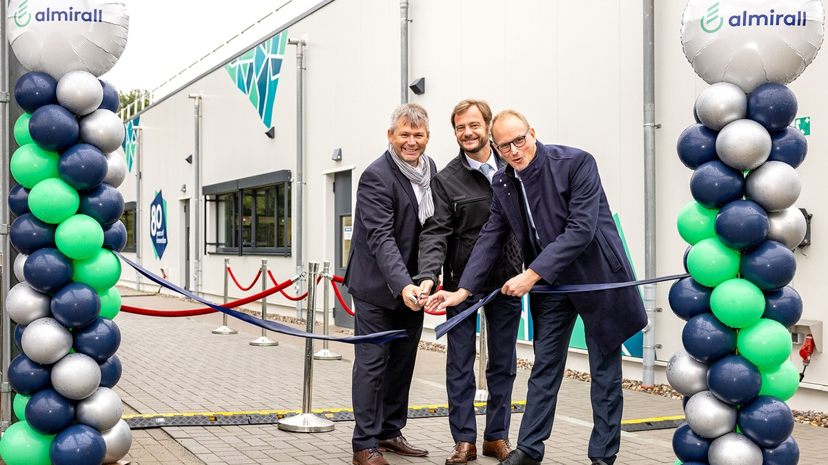 Bekenntnis zum Standort Deutschland: Almirall eröffnet neues Produktionsgebäude in Reinbek - Foto: presseportal.de