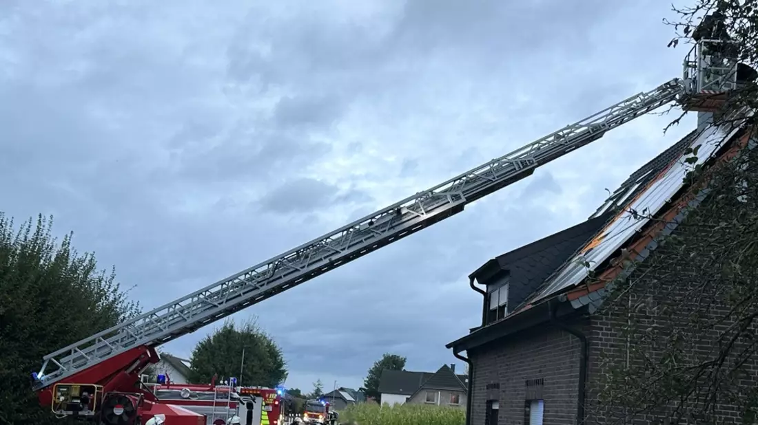 FFW Schwalmtal: Aufmerksame Passanten melden Kaminbrand - Bild: presseportal.de