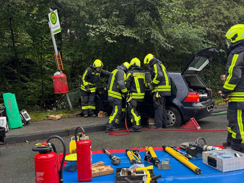 FW-EN: Verkehrsunfall Hattinger Str. - Eingeklemmte Person - Foto: presseportal.de