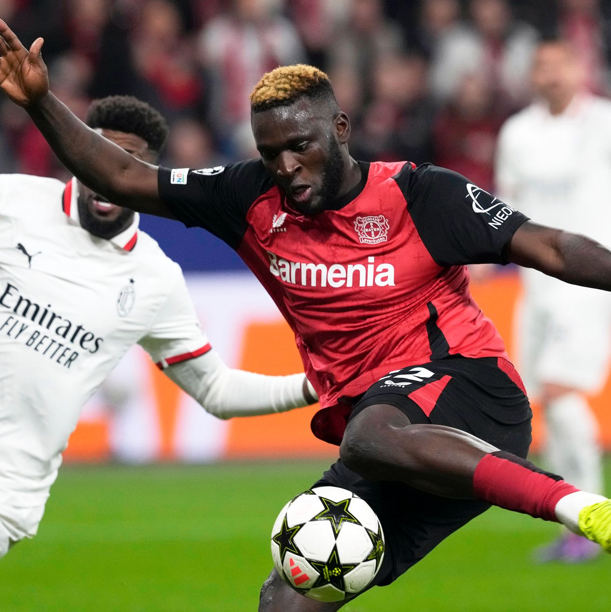 Kurz danach jubelten alle Leverkusen-Fans: Victor Boniface trifft zum 1:0. - Foto: Michael Probst/AP/dpa